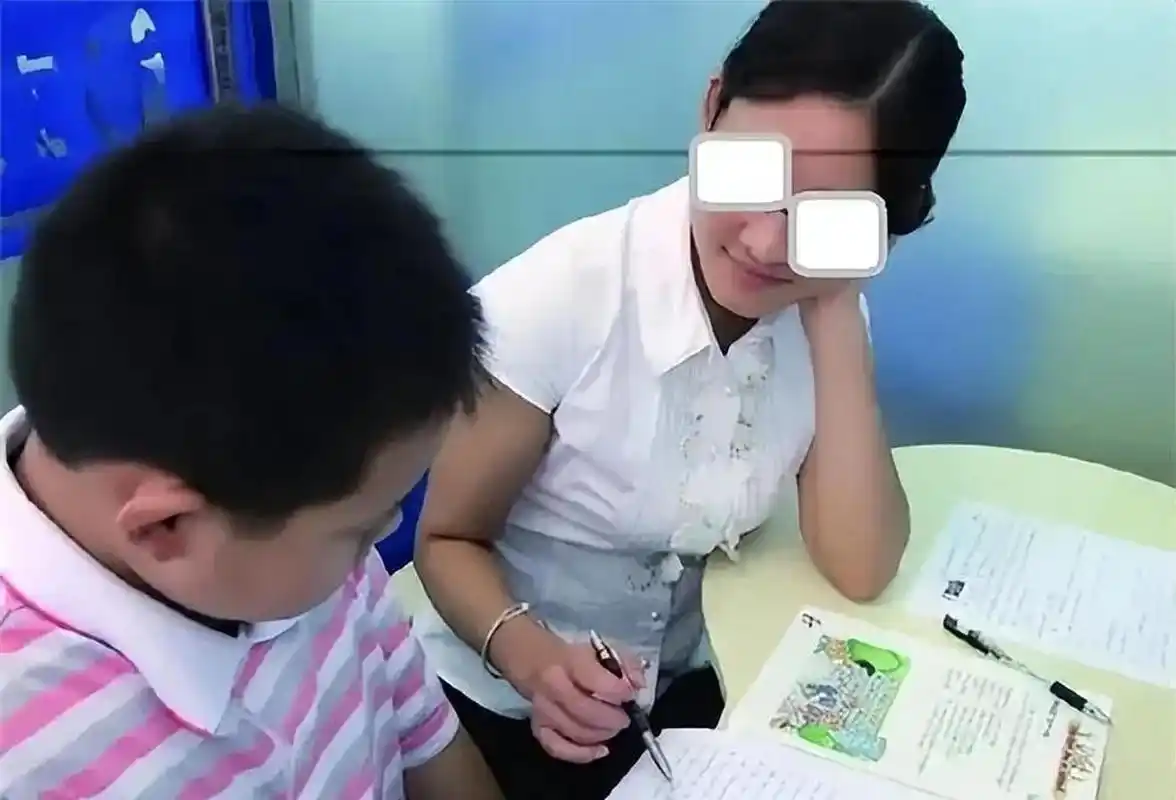 哈尔滨女教师跟男学生补课,在教室发生关系,最终酿悲剧