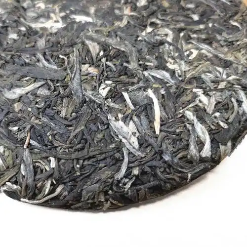 云南普洱茶原产地冰岛老寨头春古树357g生茶饼厂家直批一件代发