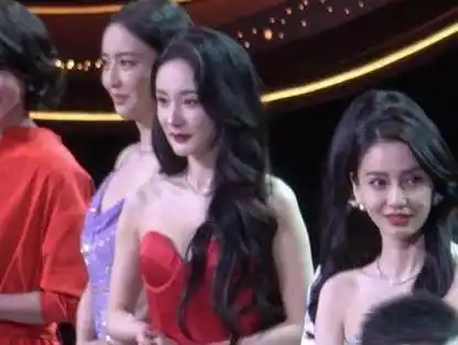 丫丫和baby同框亮相,每个人都状态满分#杨幂#佟丽娅#杨颖# #杨幂#特别