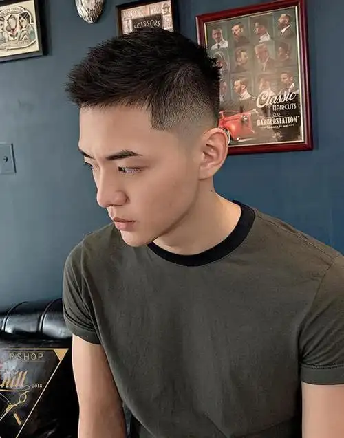 男生蓬松湿感碎发男生蓬松湿感碎发男生蓬松湿感碎发最后一款懒男发型