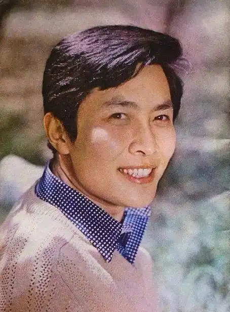 唐国强年轻时有多帅?看完这些照片服了_形象_经典_青岛