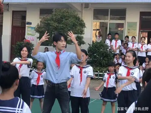 跳舞的易烊千玺