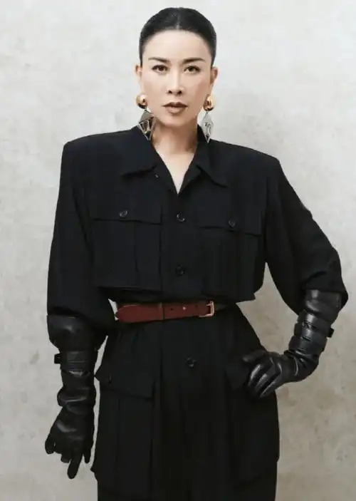 那英接受采访回应争议:也不是中国只有一个那英唱歌好