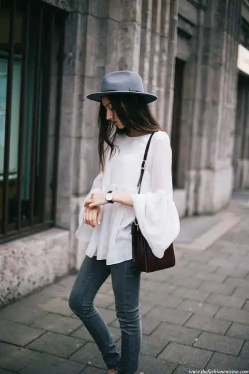 牛仔裤怎么搭配上衣好看 教你早秋穿出高级感