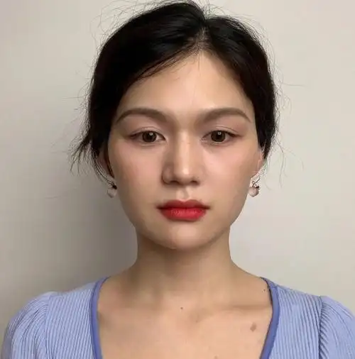 菱形脸变美思路,弱化线条感,突出尖下巴优势,谁说菱形脸不温柔