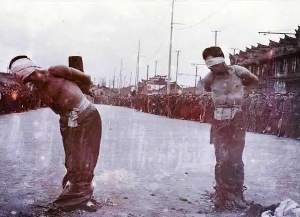 老照片民国时期街头枪毙犯人5连拍