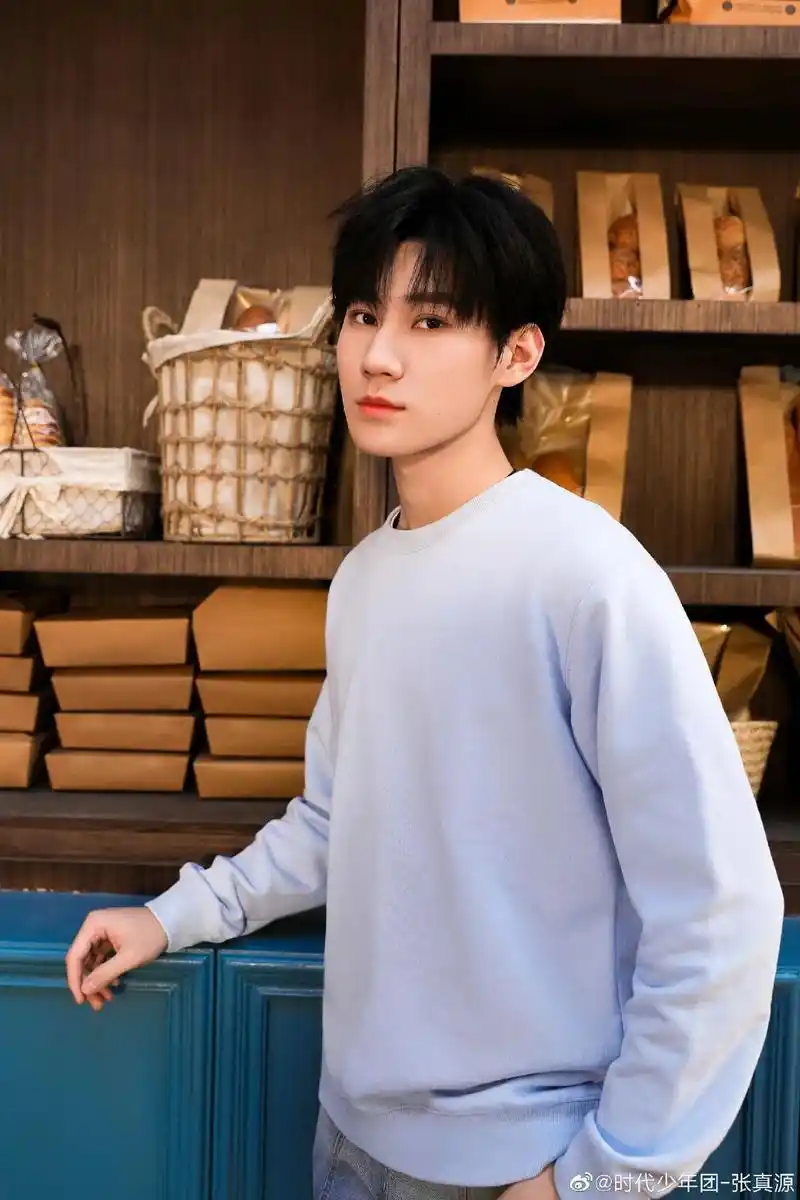 张真源#做梦素材 #短文#照片        我记得第一次 - 抖音