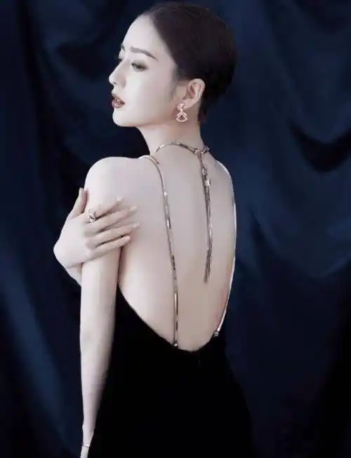 原创佟丽娅不愧是内地第一美人时尚露面惹人动心这颜值太绝了