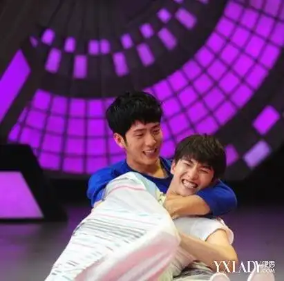 快乐大本营杨洋井柏然花絮 两人爆花儿录制的生活趣事