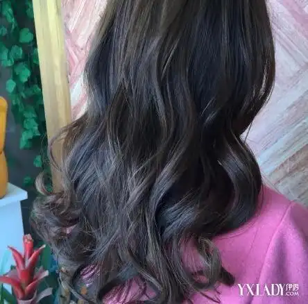 女生水波纹大卷发型图片大全 有妹子想试试吗?