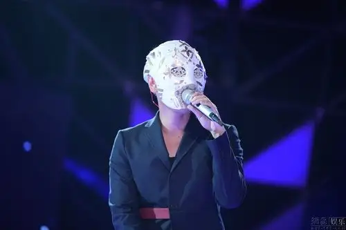 那英赵薇"现身"《蒙面》