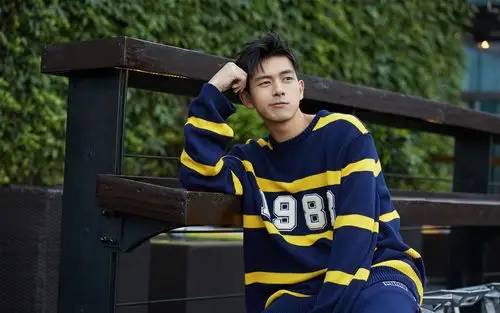 李现男友风穿搭上一图集:魏来要有你下一图集:漫画女孩沈月甜美写真