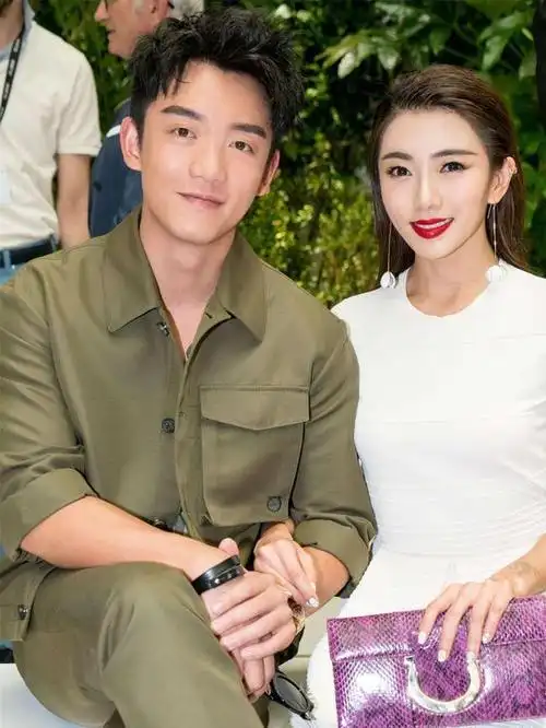 世上渣男千千万,最怕郑恺这一款,苗苗在综艺节目上频频落泪