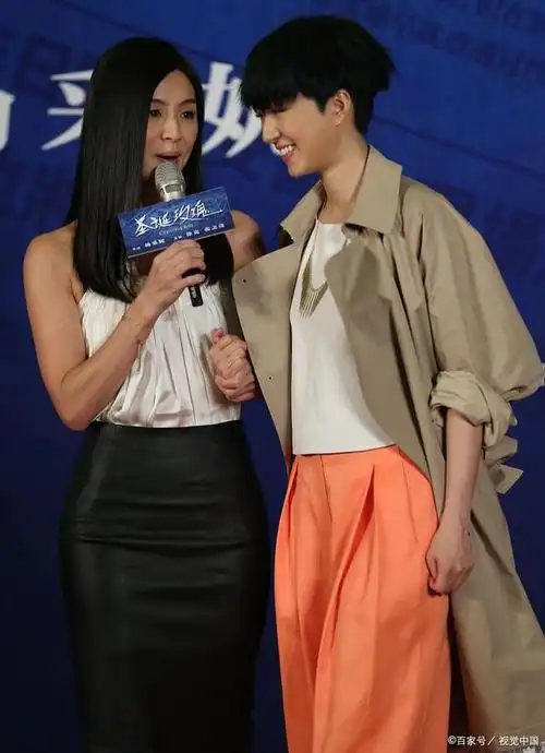 为倪妮拿下顶级时尚资源,李宇春两人关系至今成谜