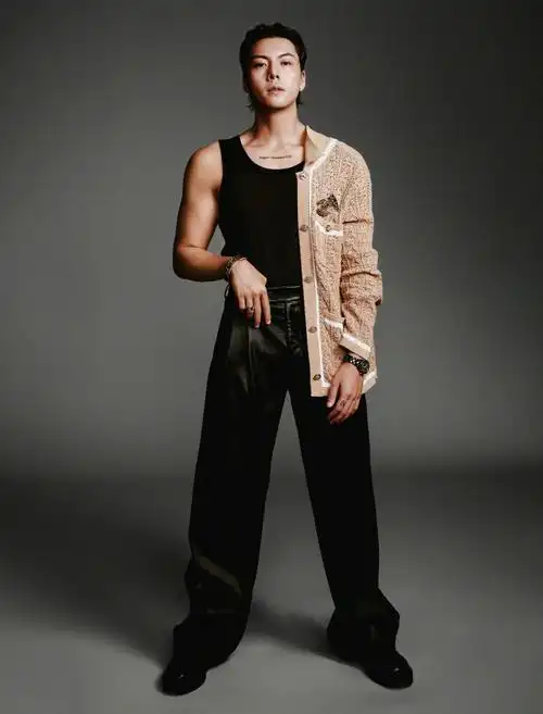 陈伟霆#x chanel 2024早春度假系列深圳大秀写真,优雅帅气的香奈儿