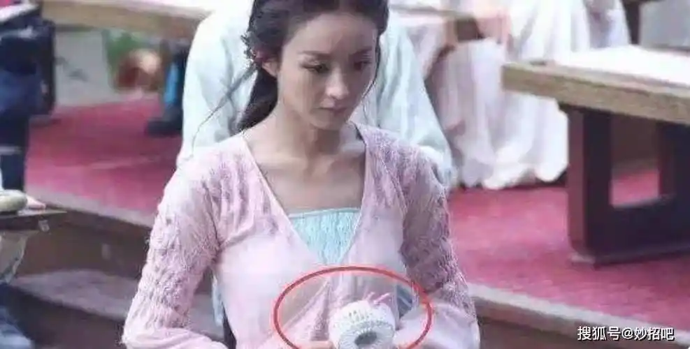 你没见过的穿帮镜头:杨幂身后有啤酒,最后一个最搞笑!