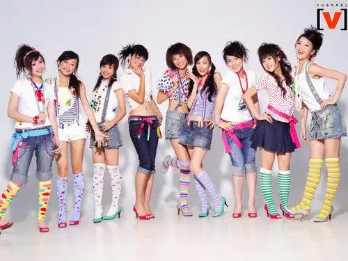 台湾人气组合黑涩会美眉精美壁纸下载