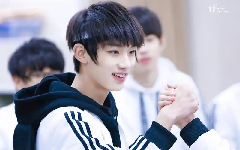 tf家族丁程鑫16岁生贺