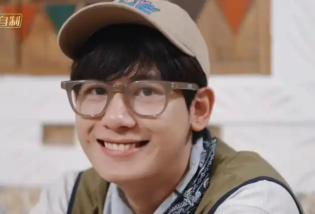 花少5冲上热搜男明星互相耍心眼胡先煦摆烂式导游被嘲讽