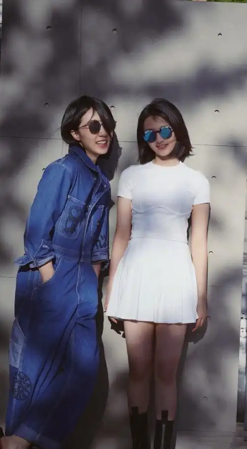 孙莉晒母女合照身高被反超,15岁多多已具女神范