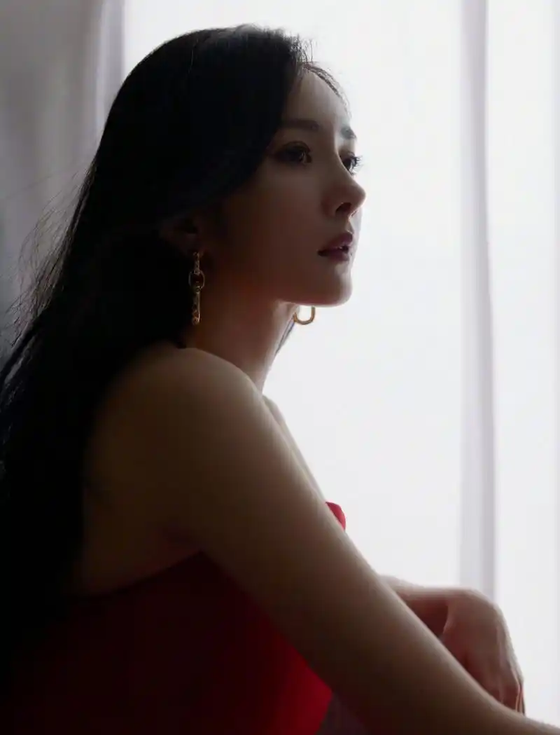 杨幂高清壁纸头像(十六)[鼓掌]