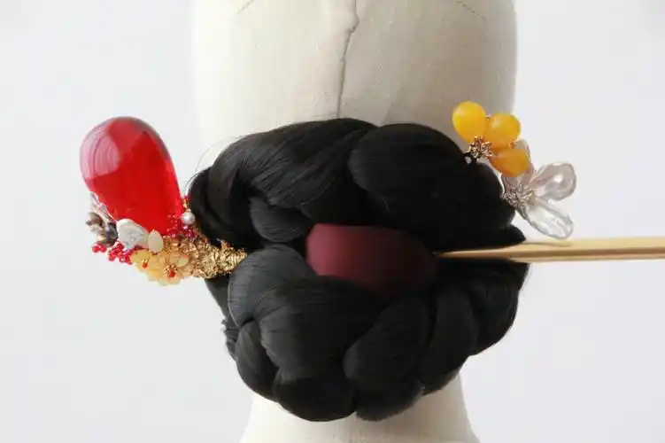 朝鲜族传统发饰大钗和旁钗