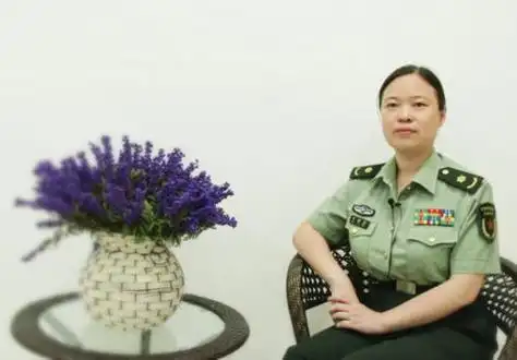 《青玉案·新腔一唱双金斗》作者吴文英简介