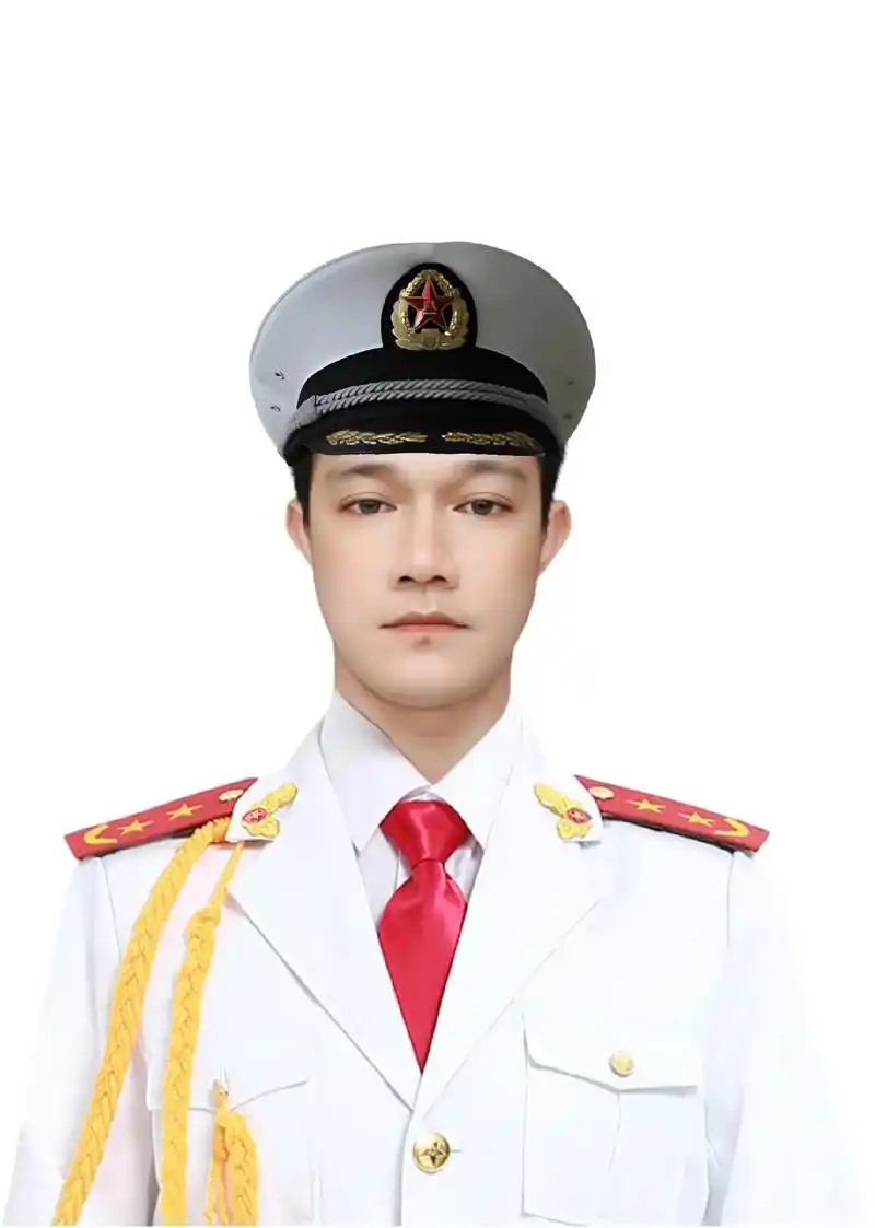 《军之风采》英姿飒爽着戎装,俊逸风姿意气扬.铁骨铮铮威四 - 抖音