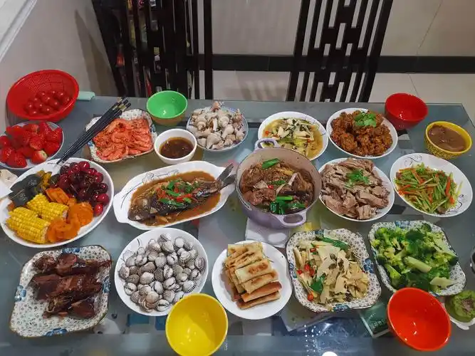 欧耶!一桌菜全烧好啦,为自己点赞