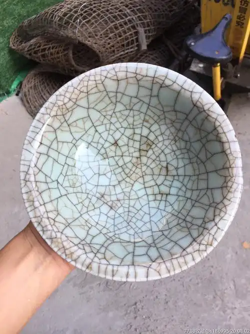 雍正开片金丝铁线大碗直径19公分高7公分口沿部分剥釉如图余全美