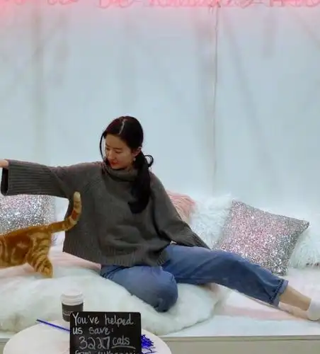 刘亦菲近照让人认不出,发福臃肿仙气全无,男粉全失恋了