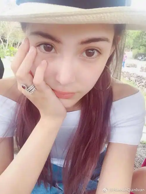 昆凌早期黑涩会照片,昆凌素颜什么样子? 本文共(1068字)