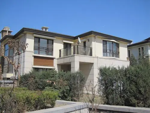 号称"北京首府别墅"的顶级别墅东山墅则是这一富人区内的最新作品