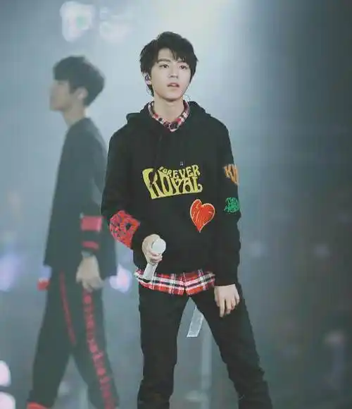 tfboys三小只都非常瘦,可为什么王俊凯的照片最让人心酸