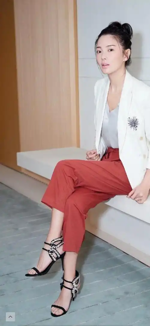 张雨绮:第0216期 美脚欣赏