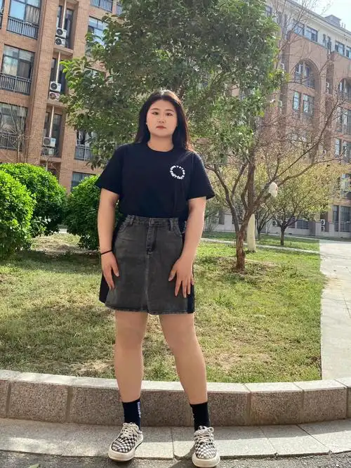 cm/180腰9693108臀106  肩宽43 大小腿围61/41#显瘦穿搭  #胖mm穿搭