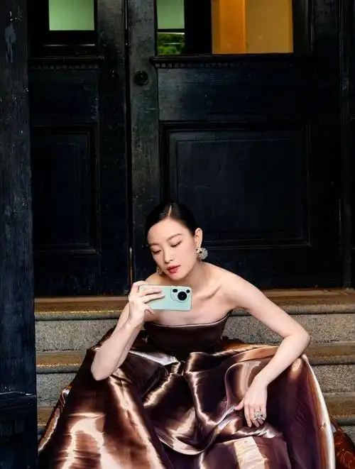 倪妮##倪妮pura70风尚之夜#今晚的时尚之夜,倪妮的惊艳亮相让我们为