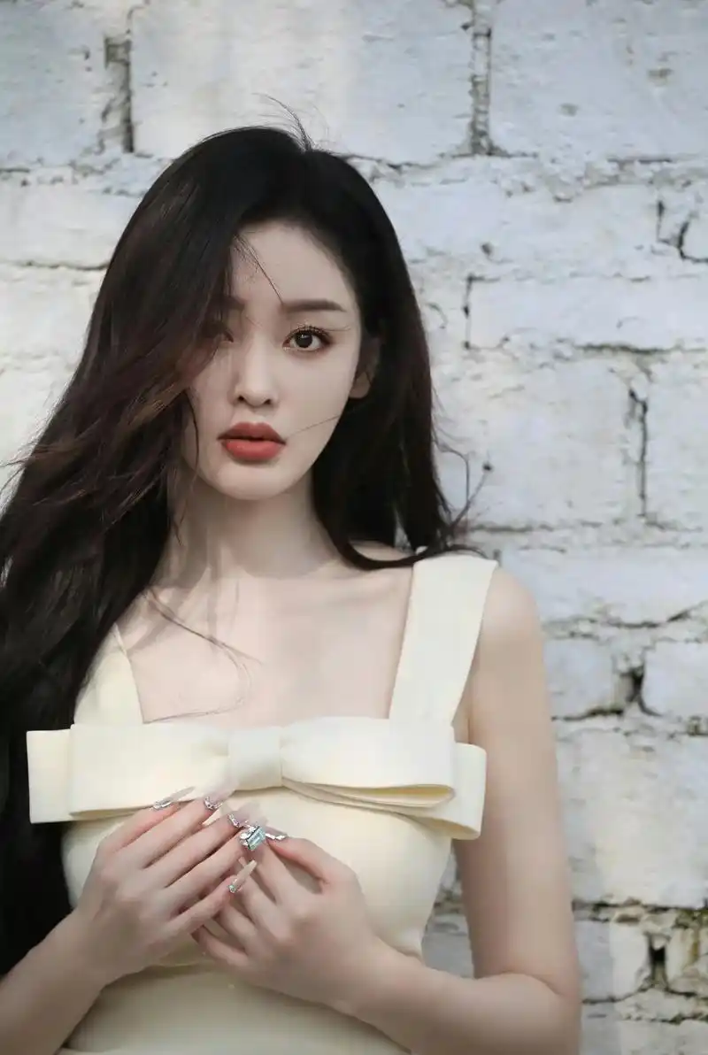 她好美.#张天爱 #女神 #娱乐圈 #女明星 #今天长这样 - 抖音