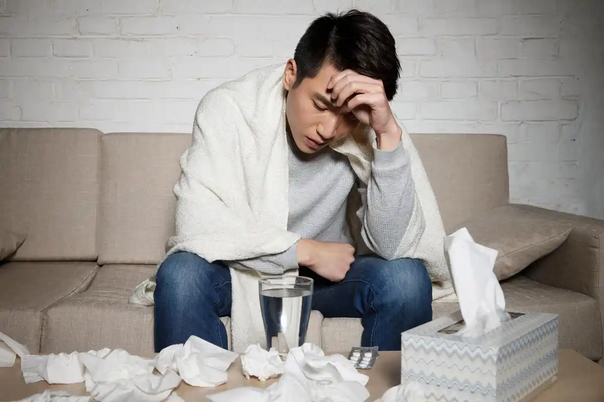 倦怠无力:白天容易疲劳,精力不足,男性精气不充沛,无法提供足够的能量