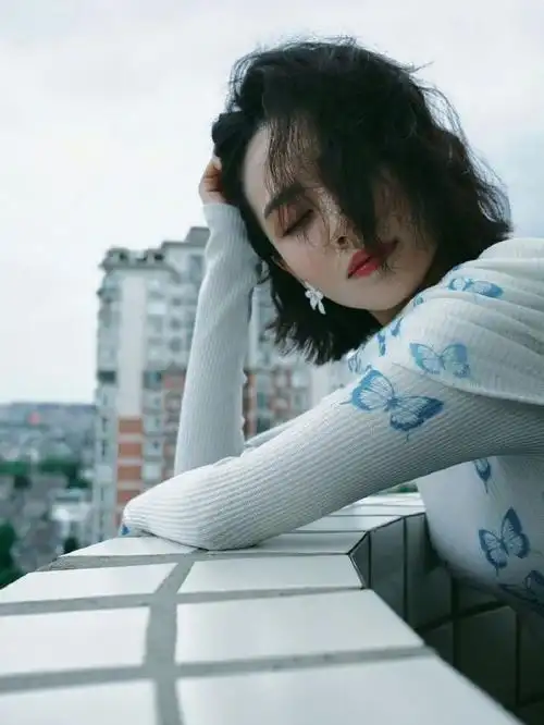 刘惜君连发12个总会##刘惜君在23号发歌有23个总会