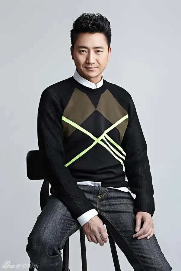 组图:演员高峰最新风格大片 荧屏反派型男柔情_高清图集_新浪网