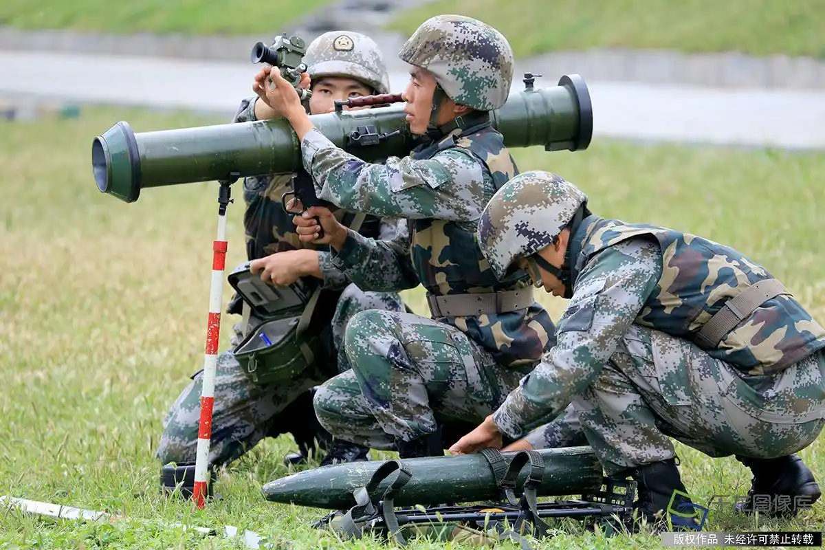 网络媒体国防行海防战士展军人热血风采27