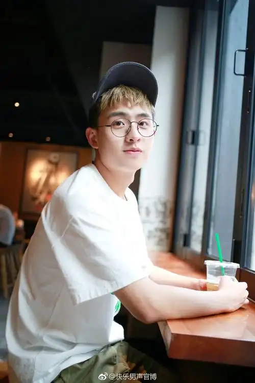 快乐男声#wuli@焦迈奇干净纯粹有活力,完全是个元气满满的少年猜舱忖