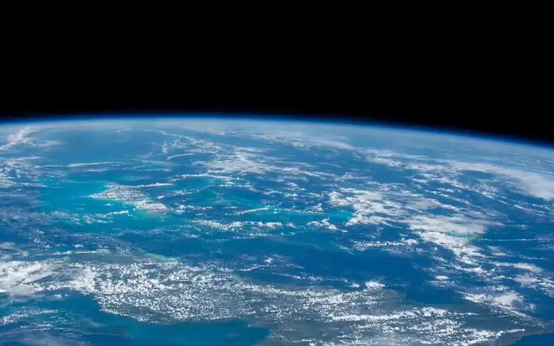 面前的渺小|电脑录屏分辨率为什么这么差|最后我还是乖乖用回宇宙壁纸