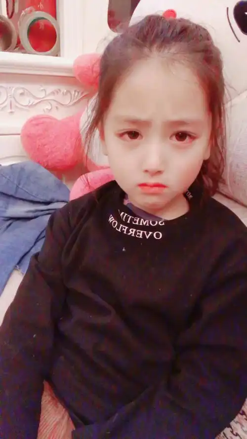 差不多得了咱不哭了.妈妈给你玩臭姐姐