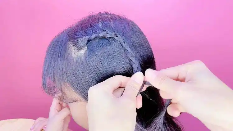 儿童短发碎发多这样扎头发零至13岁都可以扎