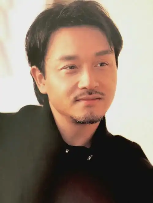 张国荣早期写真