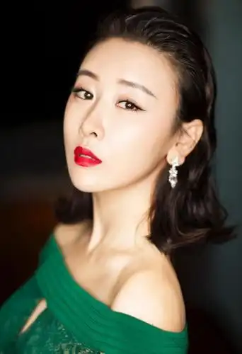 毛俊杰向海关工作人员道歉,孩子生病太着急,冲动之下拍了照