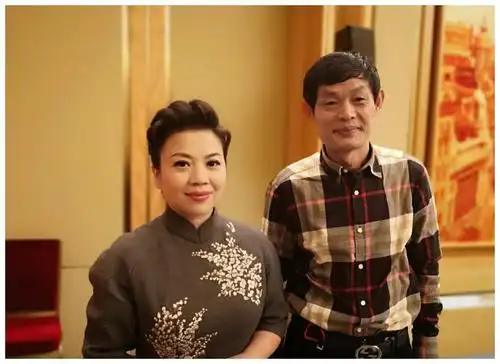 著名歌手张也离婚原因让人无语如今依然无儿无女孤身一人