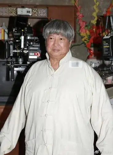 洪金宝近照曝光身形激瘦因拍戏体力透支回家连孙子都抱不起来